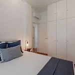 Industrial Haven - Downtown Apartment *